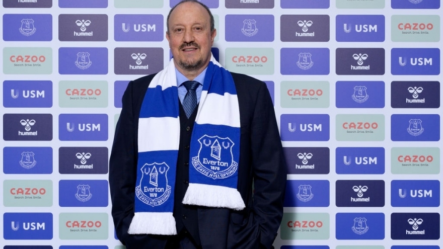 HLV Benitez đi vào lịch sử khi dẫn dắt Everton