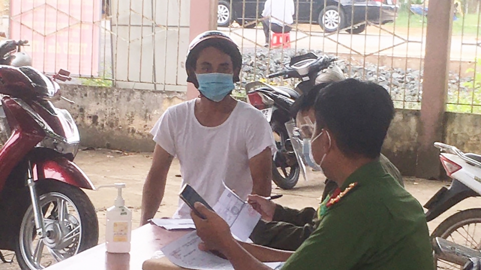 Tây Ninh xử phạt các trường hợp vi phạm Chỉ thị 16 gần 600 triệu đồng