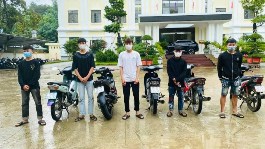 Sơn La xử phạt 6 thanh niên khoe “thành tích” bốc đầu xe máy trên mạng xã hội