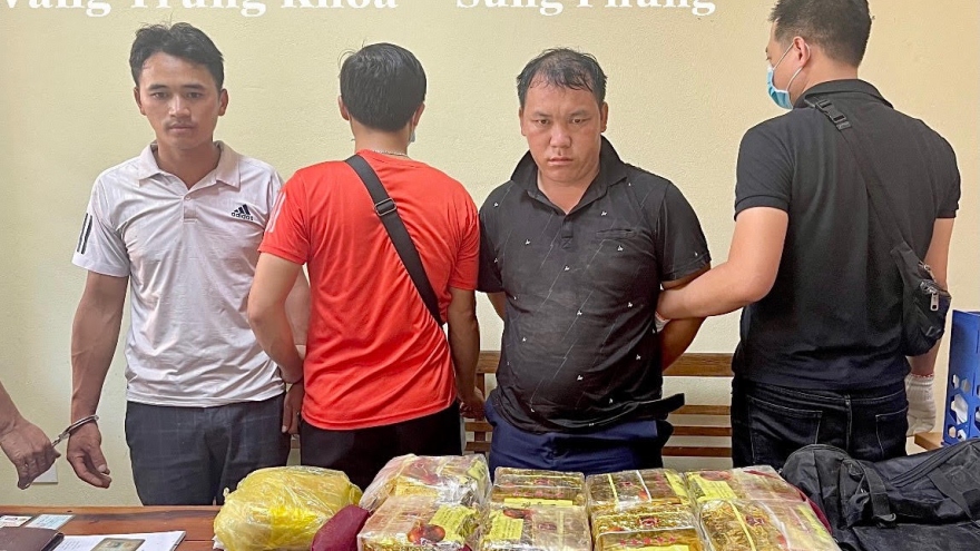 Mang 9 kg ma túy đá từ Thanh Hóa ra Lào Cai để bán lấy gần 1,3 tỷ đồng