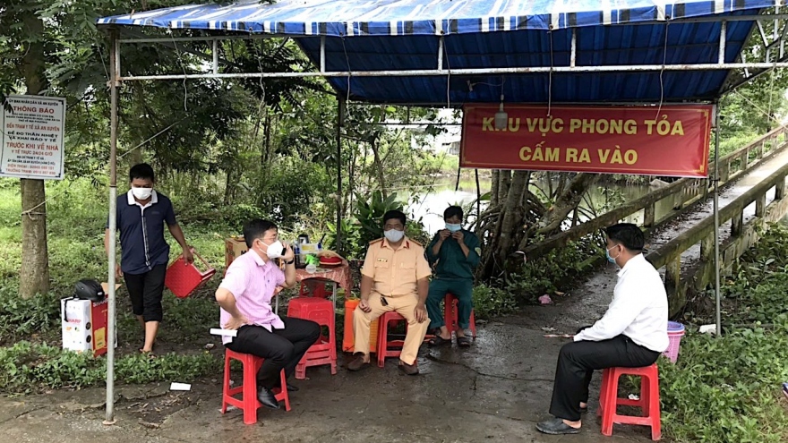 Hai thanh niên bị khởi tố vì không chấp hành quy định phòng dịch Covid-19