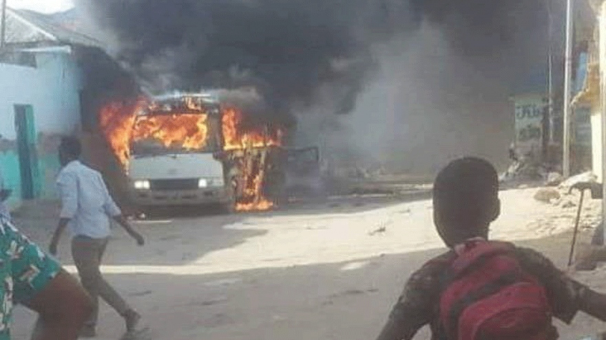Đánh bom khủng bố nhằm vào một xe bus chở các cầu thủ bóng đá tại Somalia
