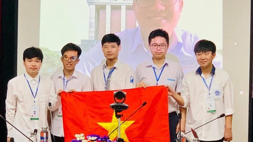Học sinh Hà Nội đạt 3 huy chương vàng tại kỳ thi Olympic quốc tế 2021
