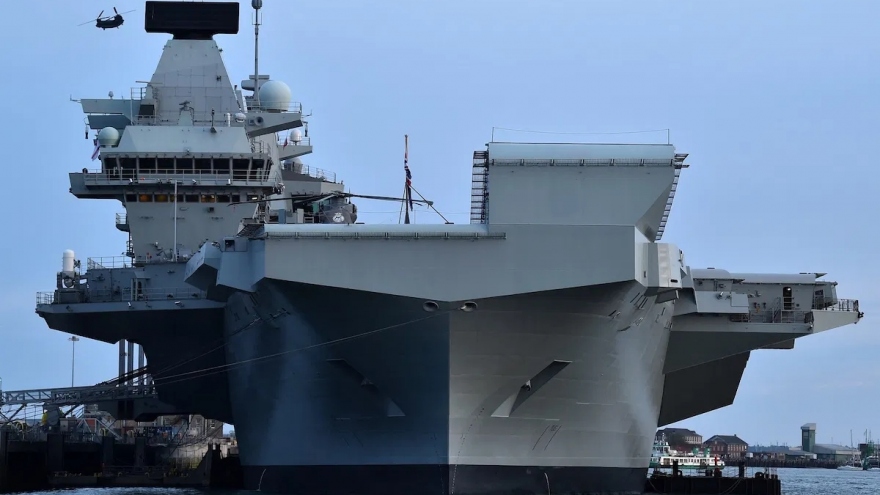 Hải quân Anh thách thức Trung Quốc, thẳng tiến Biển Đông