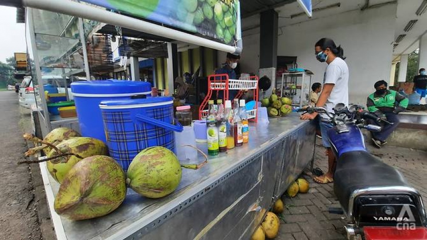 Hoảng loạn vì Covid-19, nhiều người Indonesia nghe theo tin đồn thất thiệt