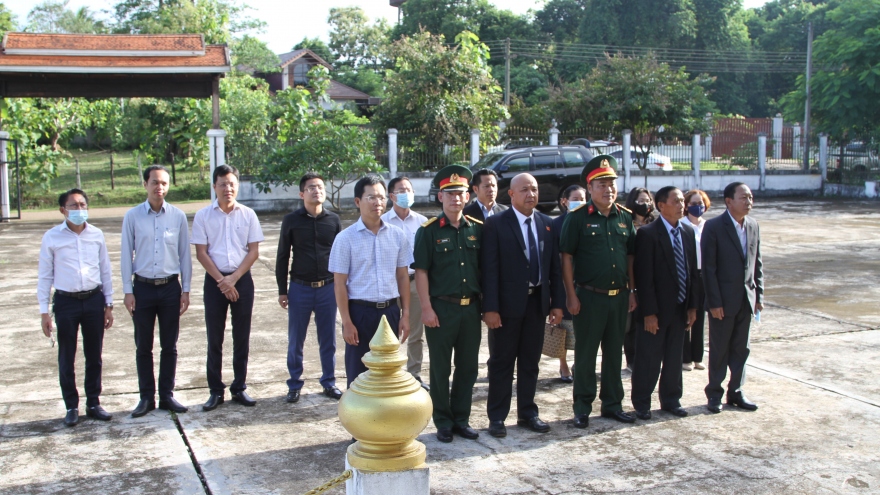 Kỷ niệm Ngày Thương binh - Liệt sỹ tại Lào