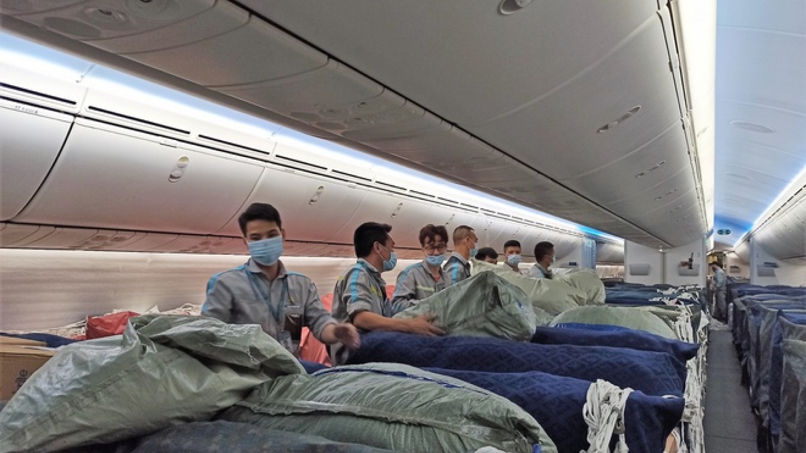 800 ventilators transported to HCM City coronavirus hotspot