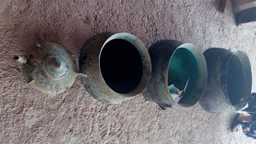Copper artefacts unearthed in central Nghe An province
