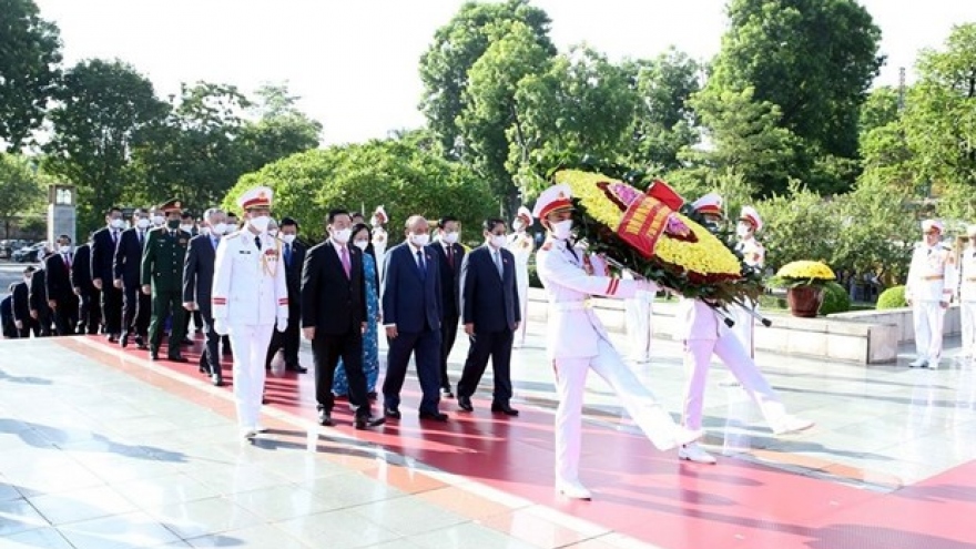 Party, State leaders pay tribute to heroic martyrs