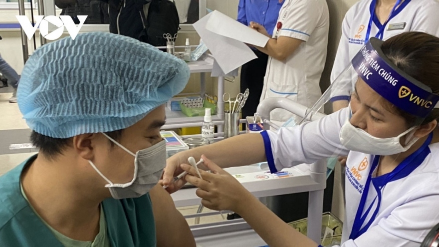 Vietnam launches largest-ever vaccination campaign 