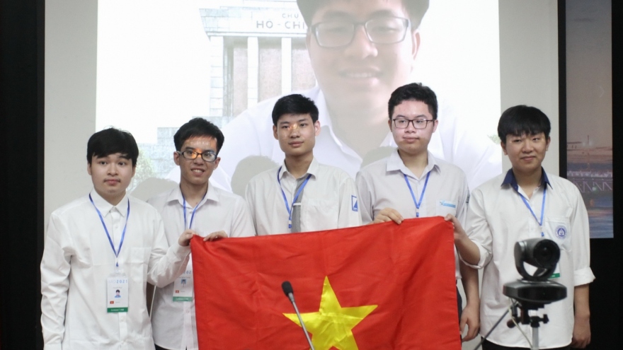 Six VN students compete at International Mathematical Olympiad 2021