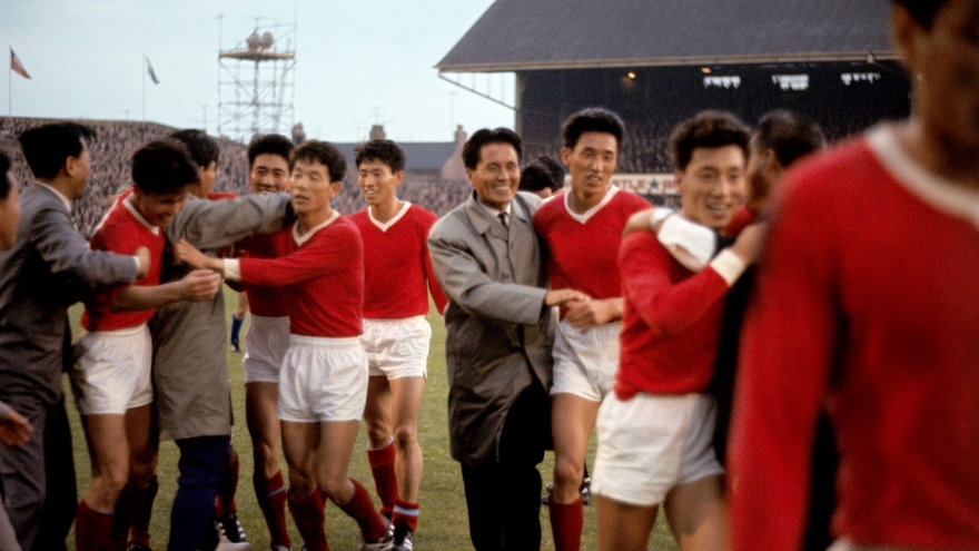 Ngày này năm xưa: Bóng đá Triều Tiên gây sốc cả thế giới 