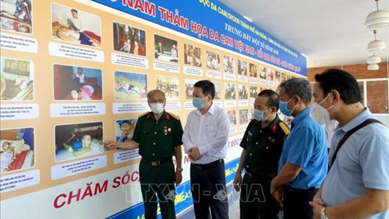 Photo exhibition sheds light on AO/dioxin disaster in Vietnam