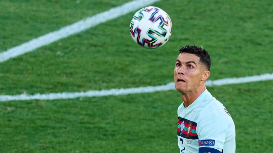 Man City tính gây sốc với Ronaldo