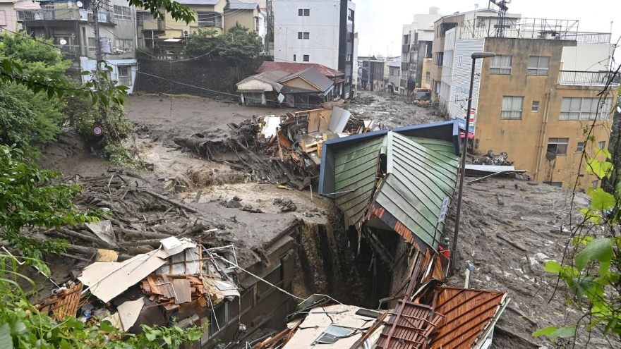 Thủ tướng Nhật Bản chỉ đạo đẩy nhanh công tác tìm kiếm cứu hộ sau vụ sạt lở đất