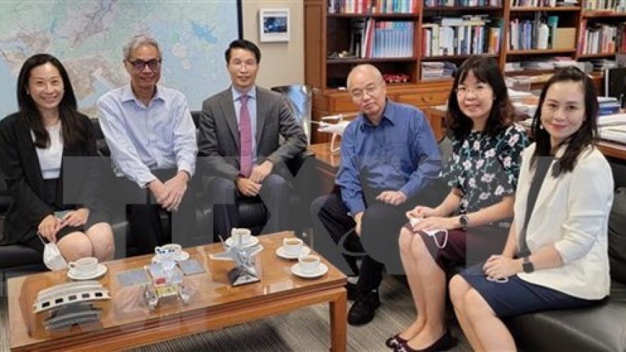 Vietnam seeks to step up education cooperation with Hong Kong