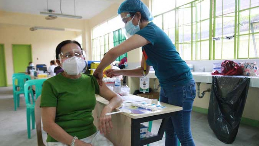 2,6% dân số Philippines đã tiêm đủ 2 mũi vaccine Covid-19