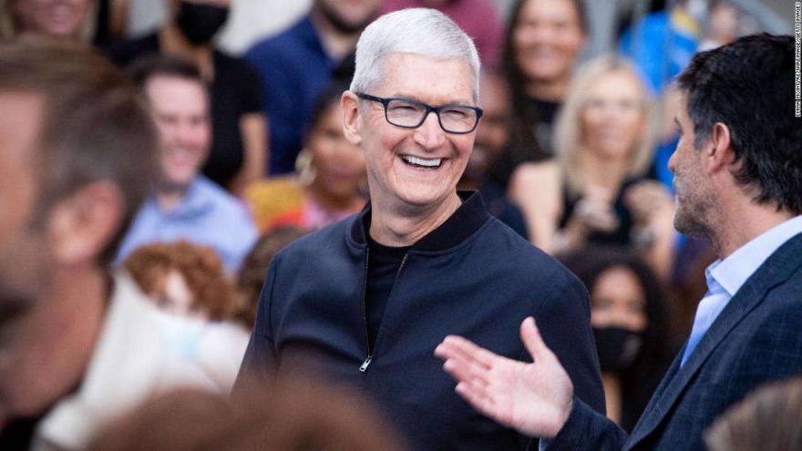 Tim Cook được Apple thưởng 750 triệu USD trong năm 2021