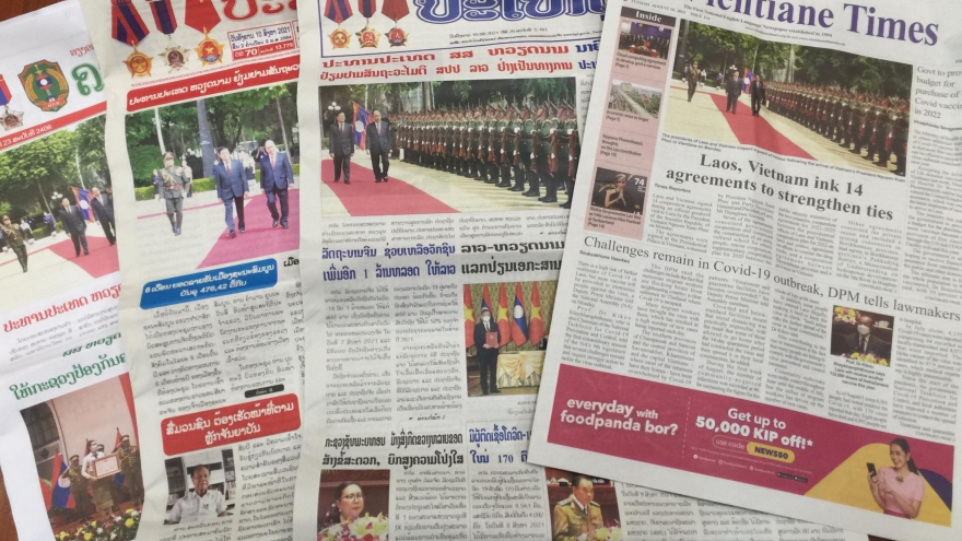 Báo chí Lào tiếp tục đưa tin đậm nét về hoạt động của Chủ tịch nước Nguyễn Xuân Phúc