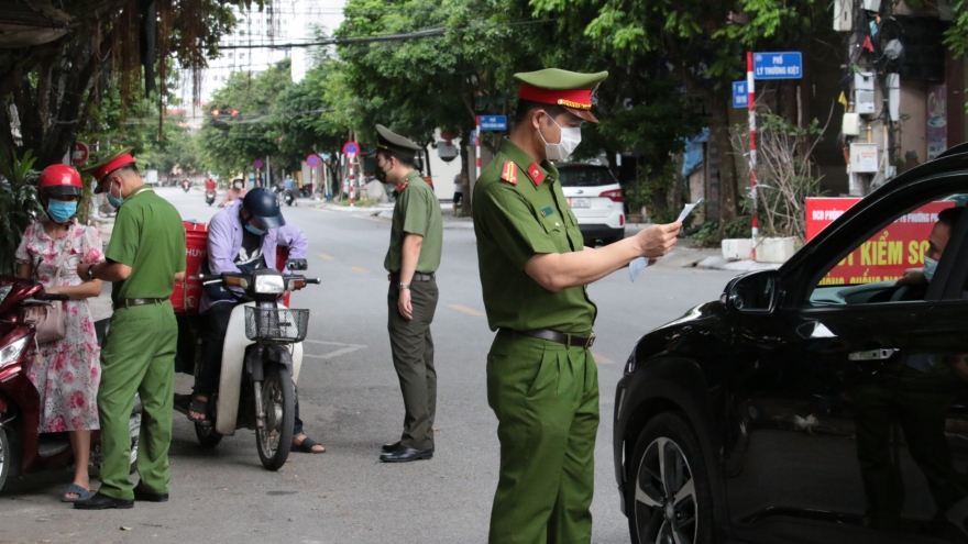 Công an Hà Nội xử phạt 546 trường hợp vi phạm giãn cách xã hội