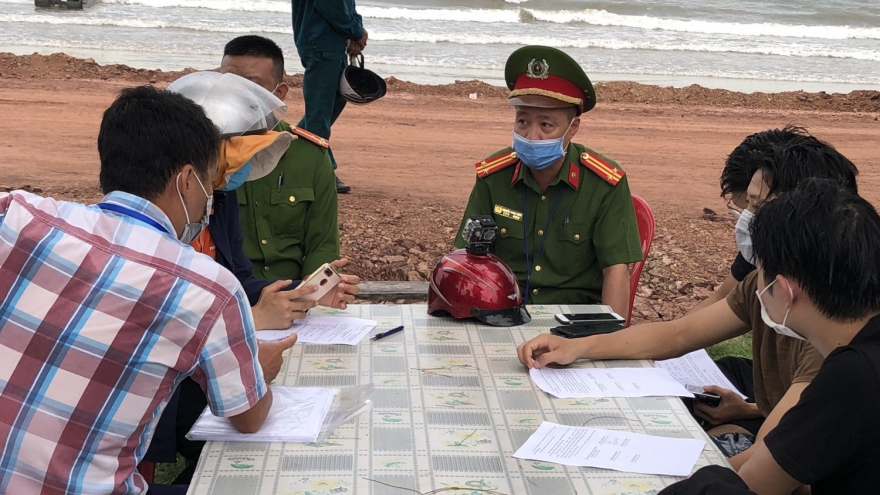 Xử lý nhiều đối tượng vi phạm quy định phòng chống dịch COVID-19 tại Quảng Ninh