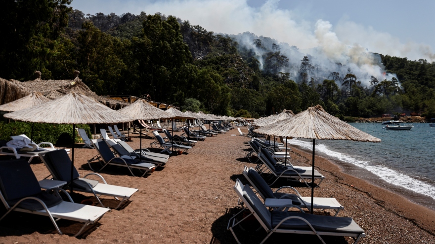 Cháy rừng Thổ Nhĩ Kỳ "thiêu rụi" hy vọng về mùa du lịch hè