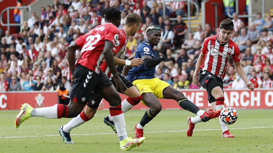 Bruno mờ nhạt, MU chia điểm tiếc nuối trên sân Southampton