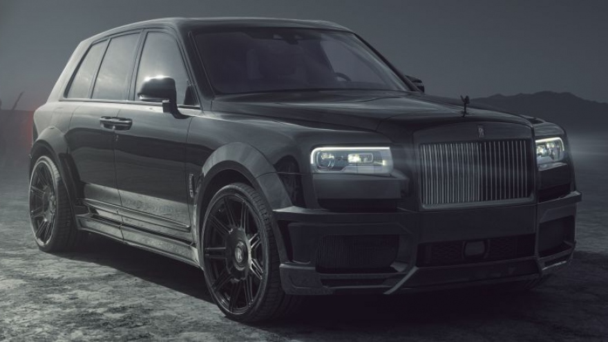 Rolls-Royce Cullinan Black Badge hầm hố hơn với gói độ thân rộng