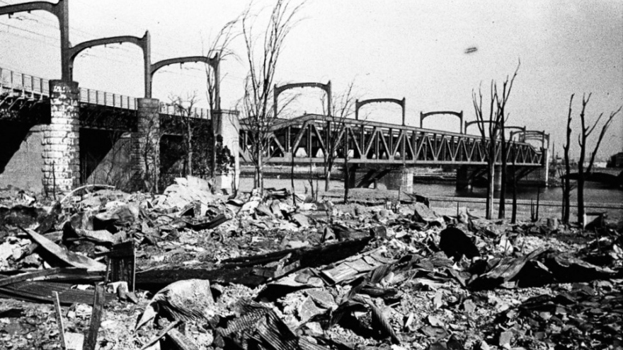 Vụ ném bom nào của Mỹ khủng khiếp hơn Hiroshima và Nagasaki?