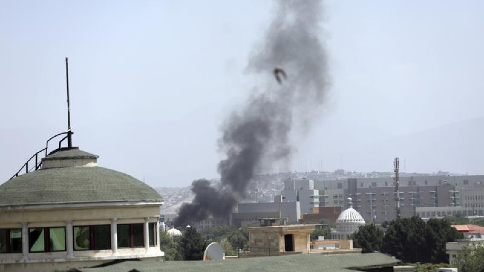 Đại sứ quán Mỹ đốt tài liệu mật và sơ tán gấp nhân viên khỏi Afghanistan tránh Taliban