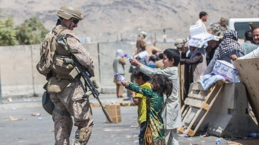 Mỹ và liên quân trao cho Taliban quyền kiểm soát 3 cổng sân bay Kabul (Afghanistan)