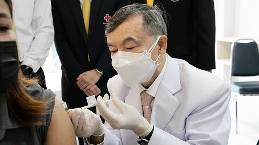 Đẩy mạnh bào chế vaccine nội địa: Giải pháp chống Covid-19 của Đông Nam Á?