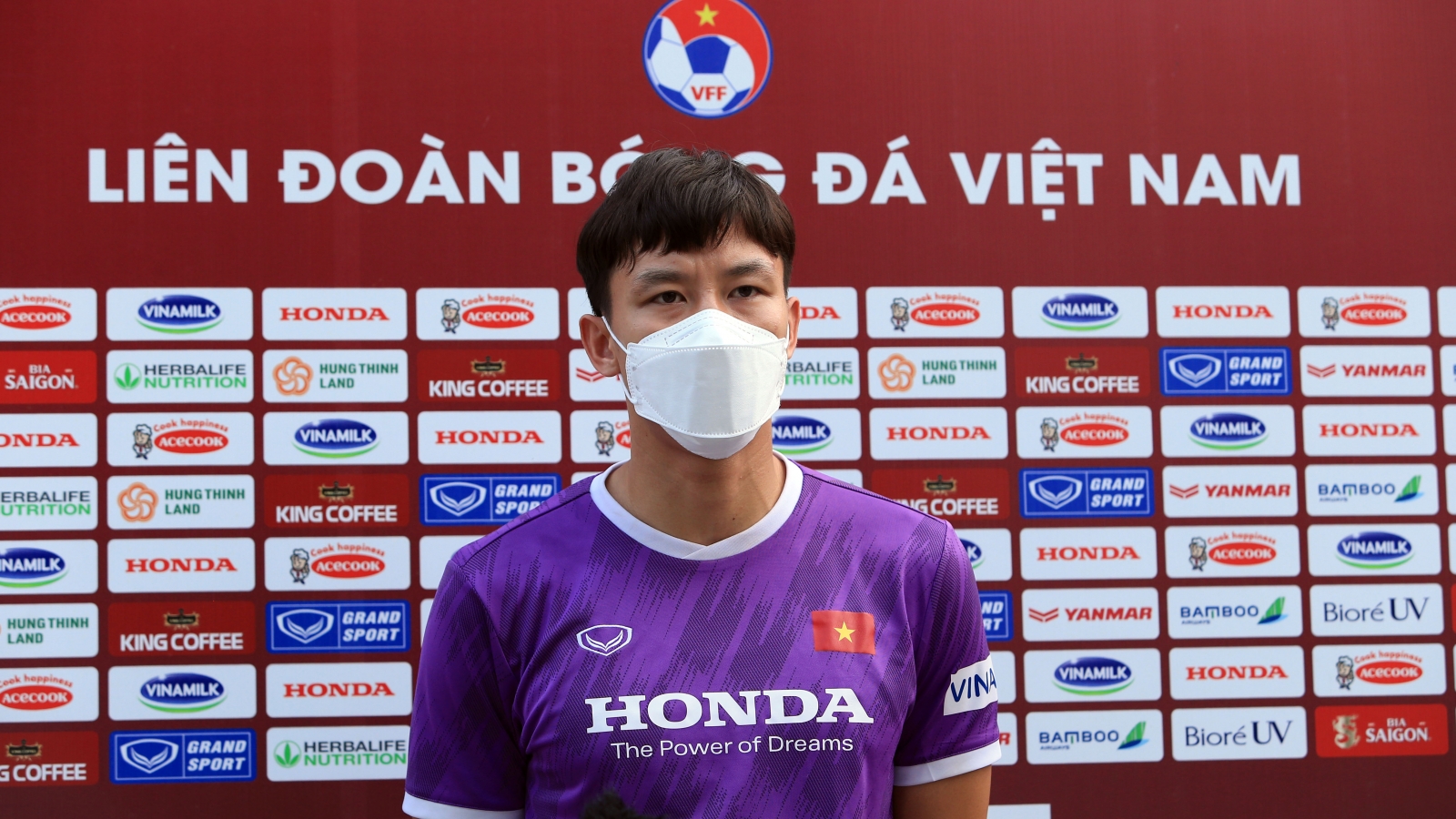 Quế Ngọc Hải kêu gọi người hâm mộ bóng đá Việt Nam chung tay chống dịch Covid-19