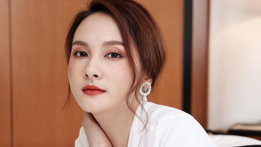 Chuyện showbiz: Bảo Thanh tái xuất xinh đẹp như thiếu nữ đôi mươi dù đang là "mẹ bỉm sữa"