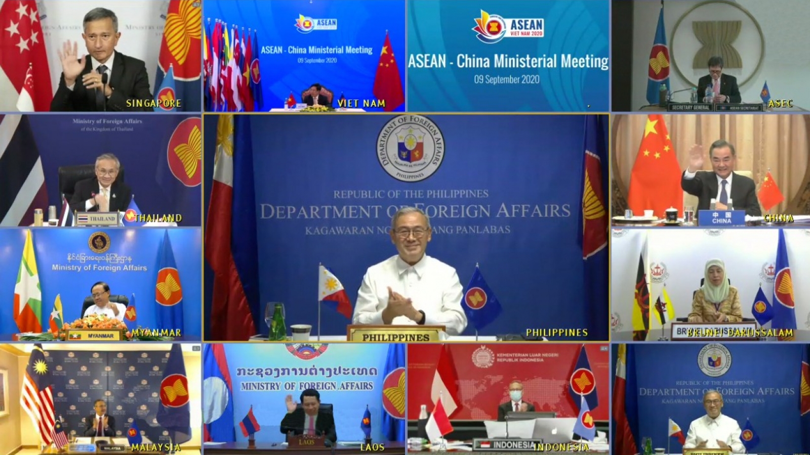 Philippines, Indonesia kêu gọi duy trì hòa bình Biển Đông, khuyến khích hoàn thành COC