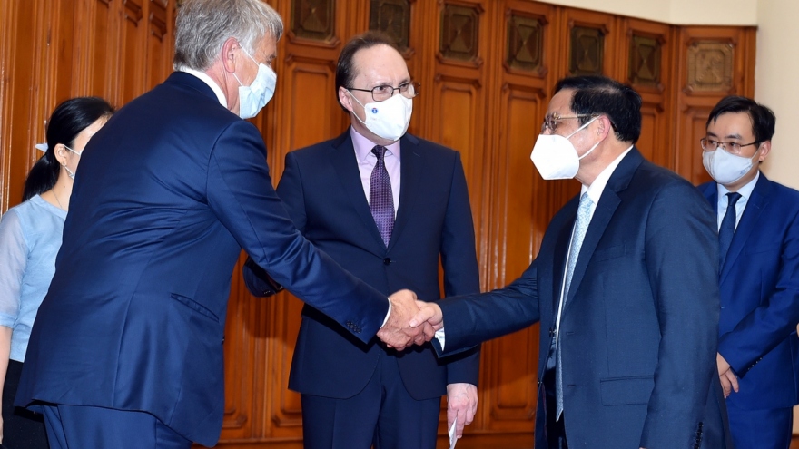 Vietnam expects COVID-19 vaccine tech transfer from Russia