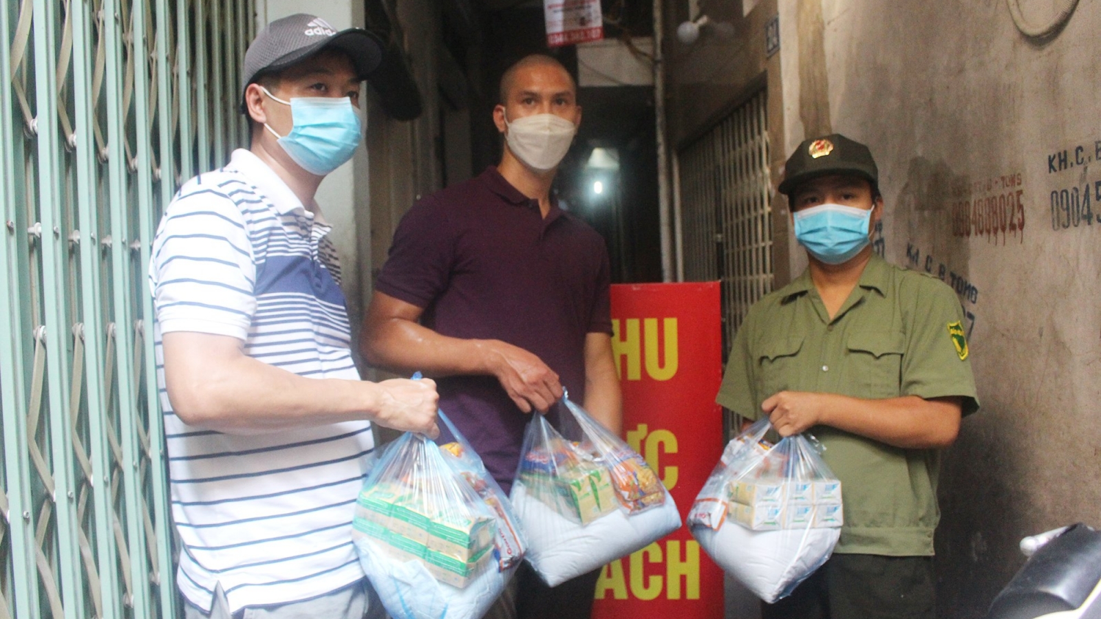 Người lao động, sinh viên nghèo không “cô đơn” trong đại dịch