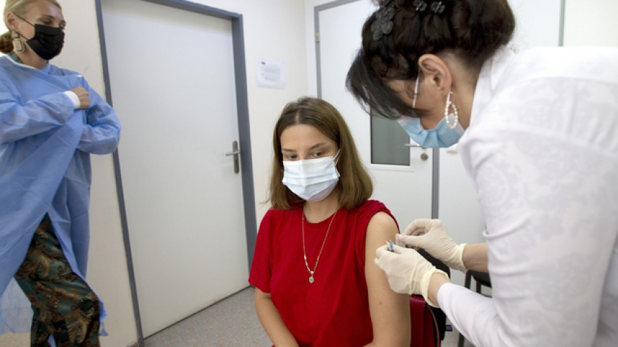 CDC Mỹ: Người chưa tiêm phòng có nguy cơ nhập viện cao hơn 29 lần 