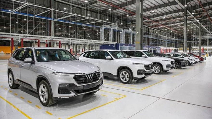 COVID-19 deals blow to automobile sales in July