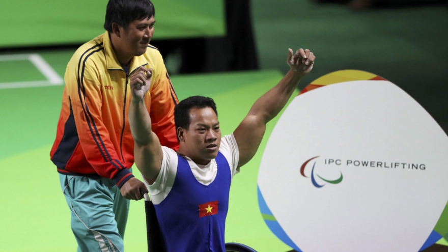 Vietnamese athletes set off for Tokyo Paralympics