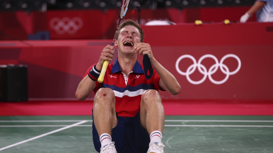 Axelsen hạ Chen Long, chấm dứt sự thống trị của cầu lông Trung Quốc ở Olympic