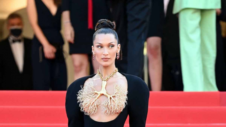 Những khoảnh khắc thảm đỏ ấn tượng của Bella Hadid