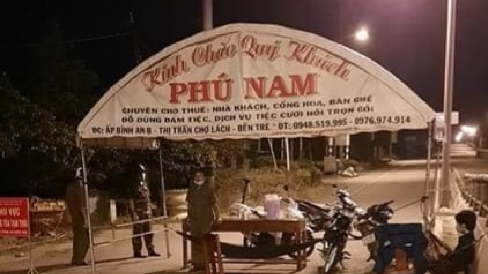 Cách chức cán bộ thuế ngang nhiên vượt chốt kiểm dịch