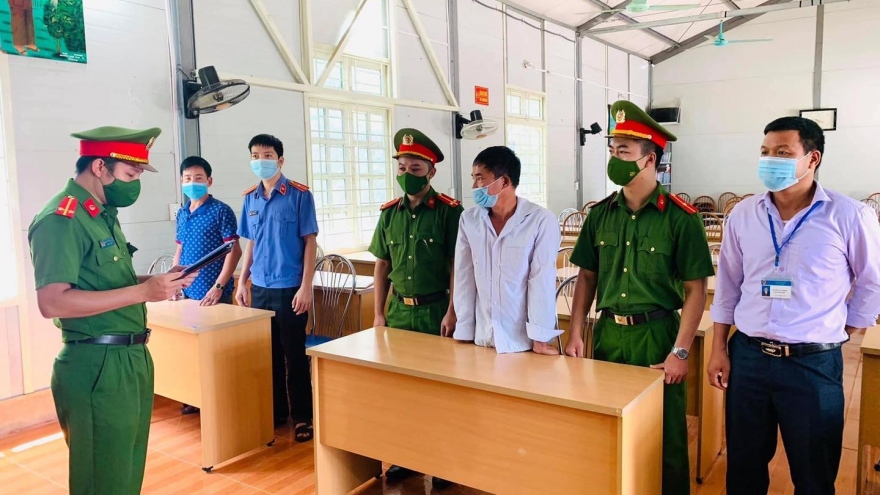 Hòa giải không thành, chồng tẩm xăng giết vợ