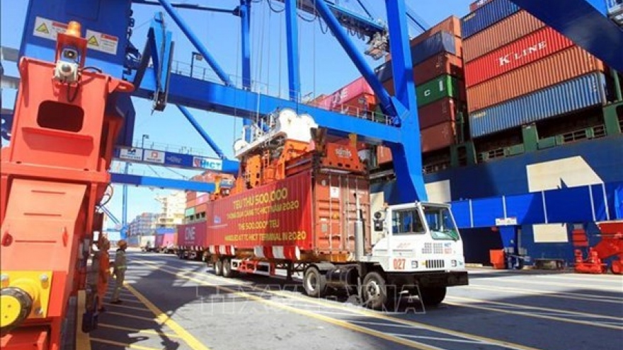 Container cargo via seaports sees double-digit growth