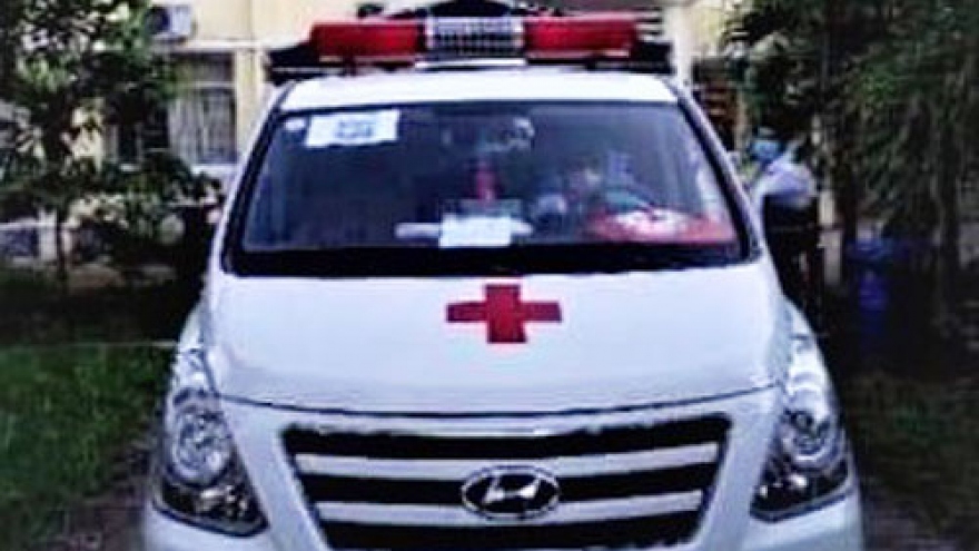 9 người dùng xe cấp cứu tư nhân thông chốt kiểm dịch Covid-19