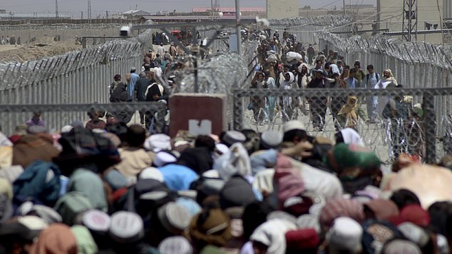 Người dân chạy khỏi Afghanistan: Nguy cơ làn sóng người tị nạn tại các nước láng giềng