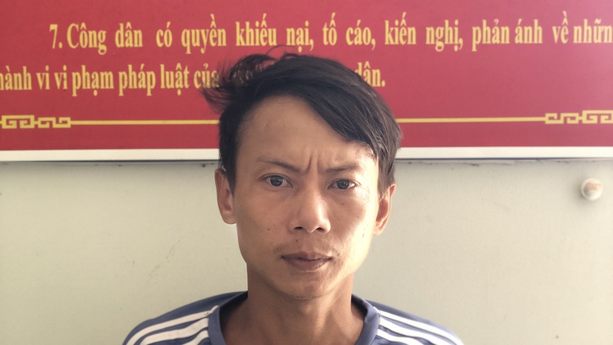 Tạm giữ đối tượng dùng dao tấn công lực lượng chốt kiểm soát dịch