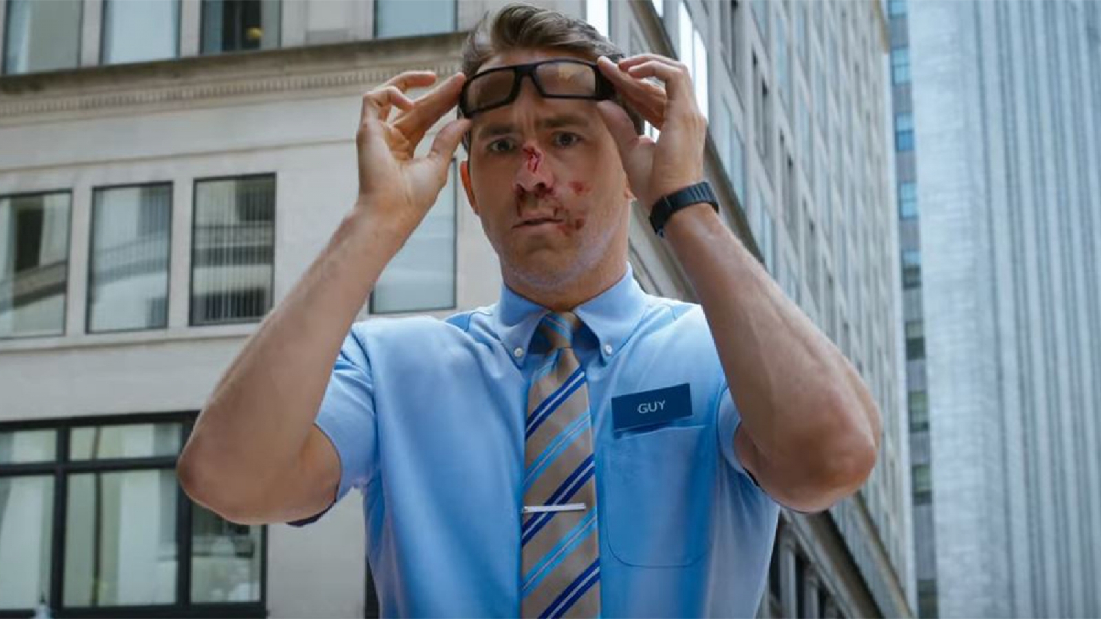 Phim hành động hài của Ryan Reynolds hứa hẹn thống trị phòng vé Bắc Mỹ