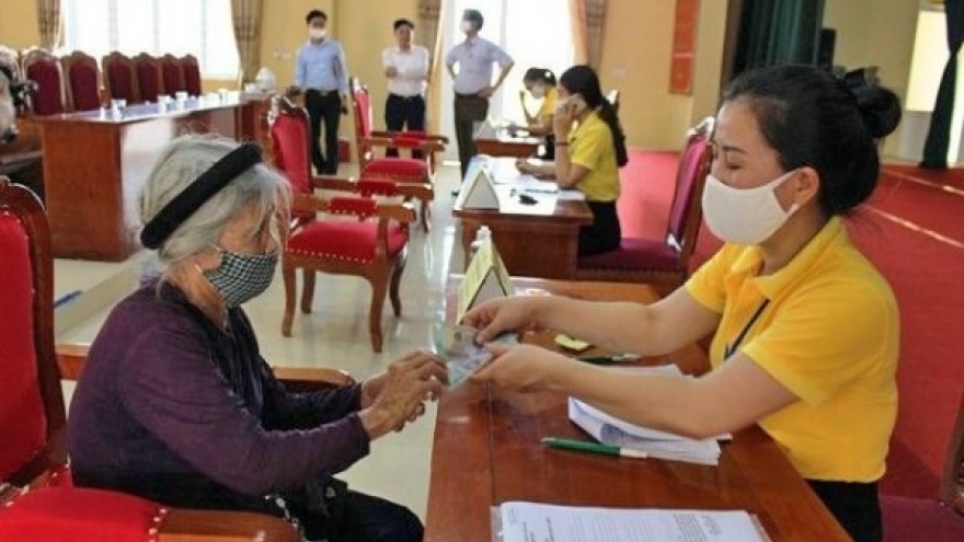 Hanoi offers over US$33 million worth of financial aid to pandemic-hit people